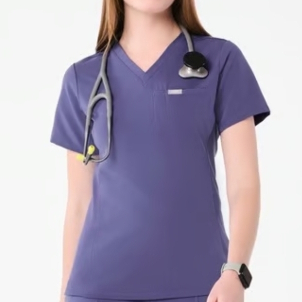 Figs Women's V-Neck Everly Short Sleeve Scrub Top in Wayfarer